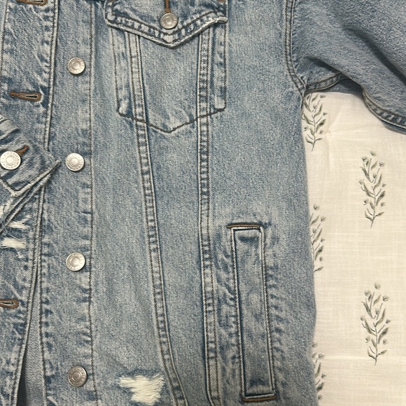 Oversized AE jean jacket - Picture 3 of 6